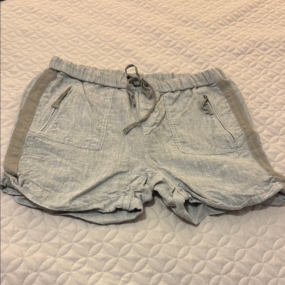 Saks Fifth Avenue Gray Athletic Shorts Elastic Waistband